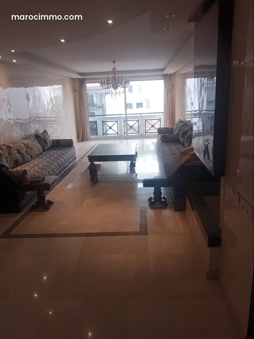 Beautiful High-End Apartment with Terrace, photo 3 of 30