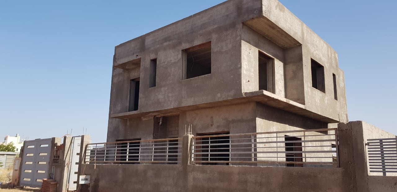 Villa de 4 habitaciones con jardín, foto 1 de 3