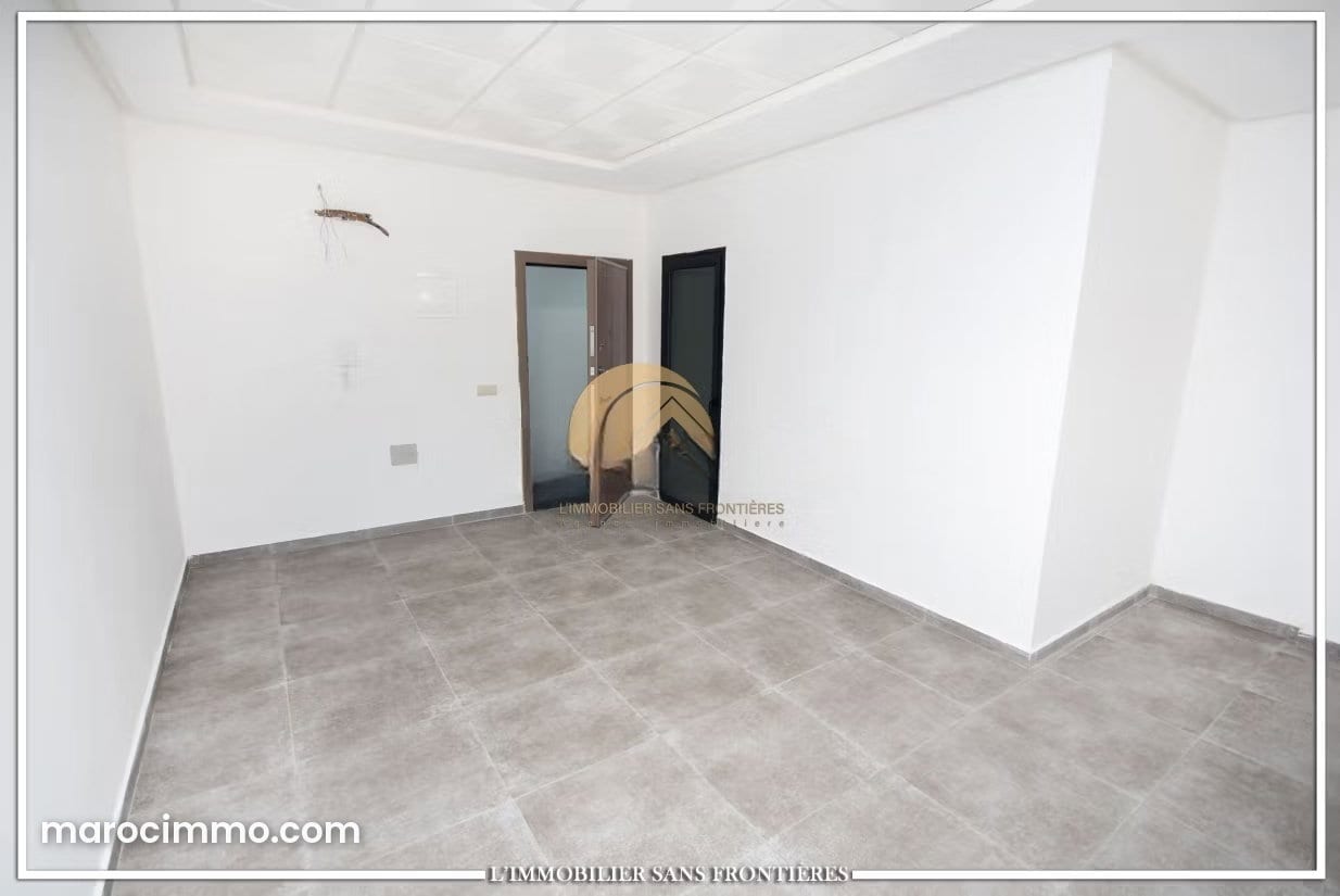 85 m² Office with Lift, Safi Road, photo 4 of 7