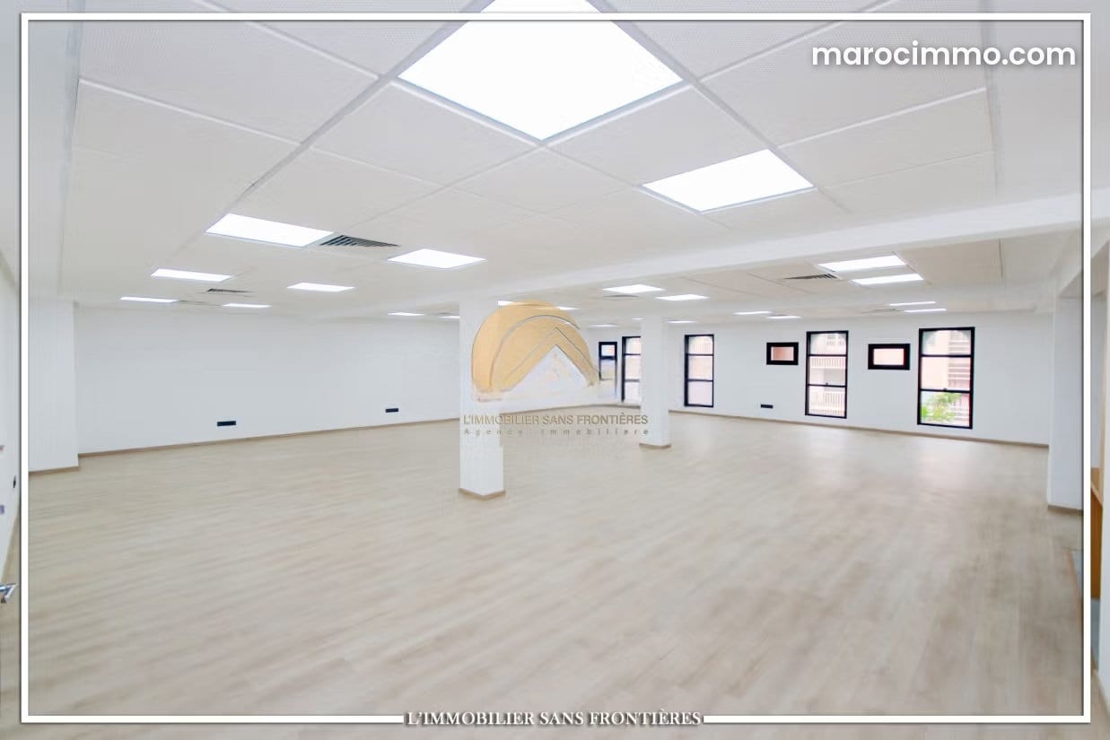198 m² Office Space in Gueliz, photo 2 of 10