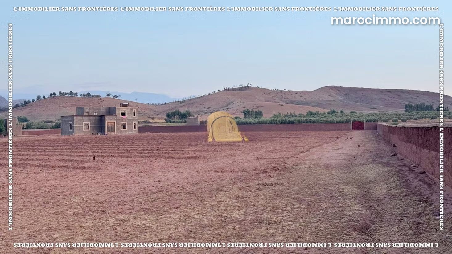 Villa semi-finie sur terrain de 1,4 ha, Route d'Aït Ourir, photo 3 sur 13