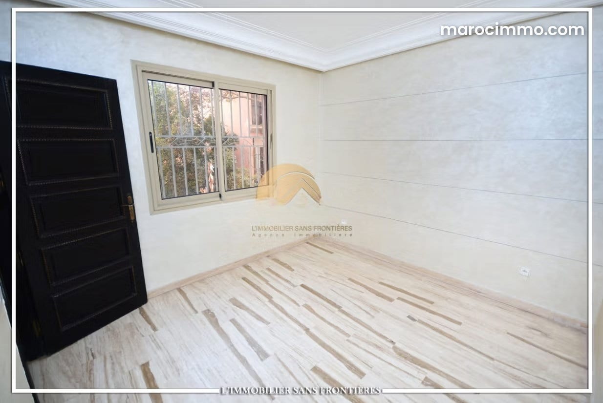 Spacious 147 m² Unfurnished Apartment in Gueliz, photo 3 of 16