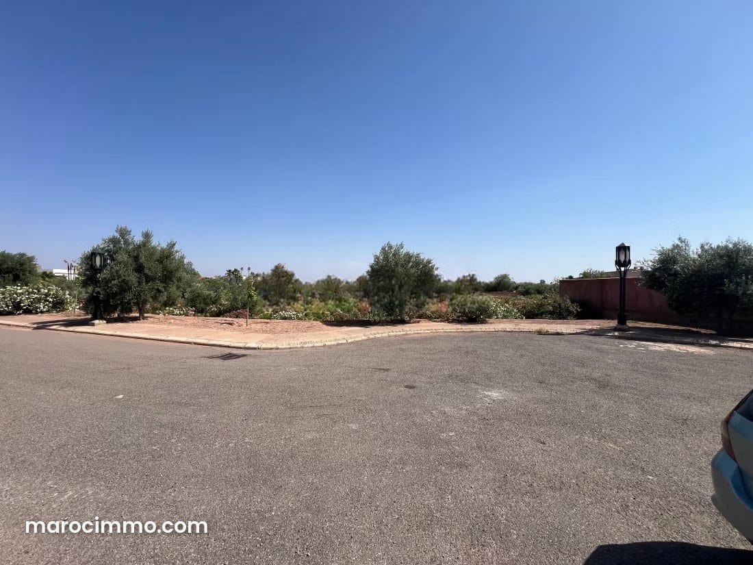1,270 m² Plot of Land in Amelkis, photo 2 of 5
