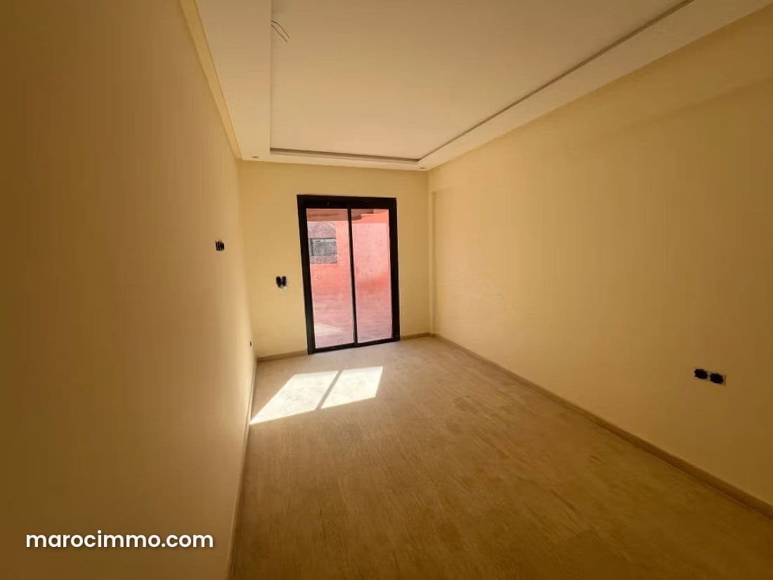 One-Bedroom Apartment with Terrace in Hivernage, photo 5 of 6