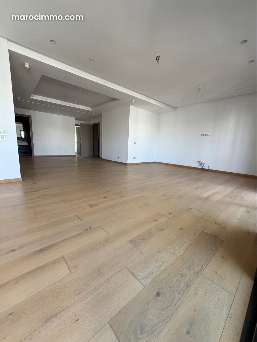 Appartement de 250 m² avec vue mer à Aïn Diab, photo 2 sur 14