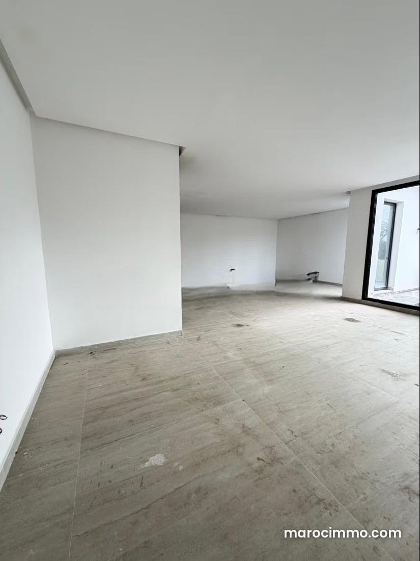 Bureau de 76 m² avec terrasse à Oasis, photo 2 sur 4