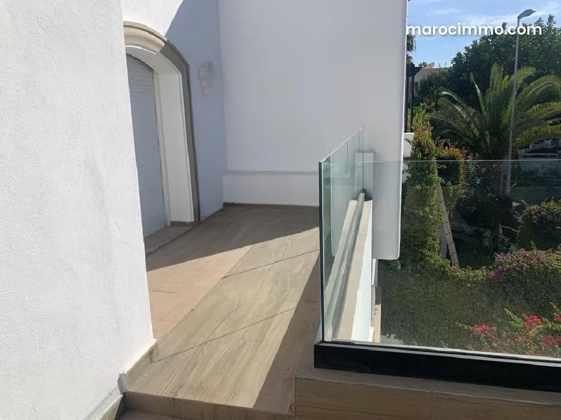 Villa de 4 chambres à louer à Aïn Diab, photo 4 sur 17