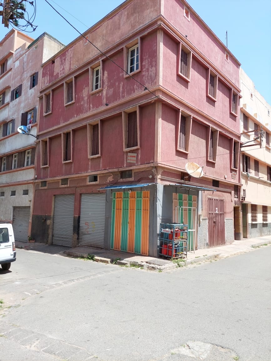 Immeuble R+3 de 360 m², photo 1 sur 3