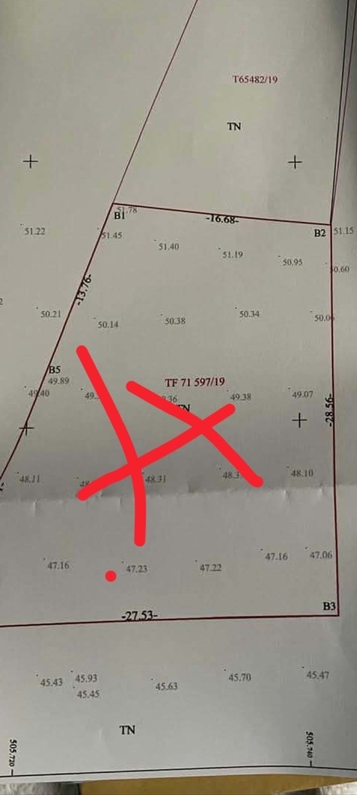 Terrain titré de 658 m² avec autorisation de construire une villa, photo 3 sur 3