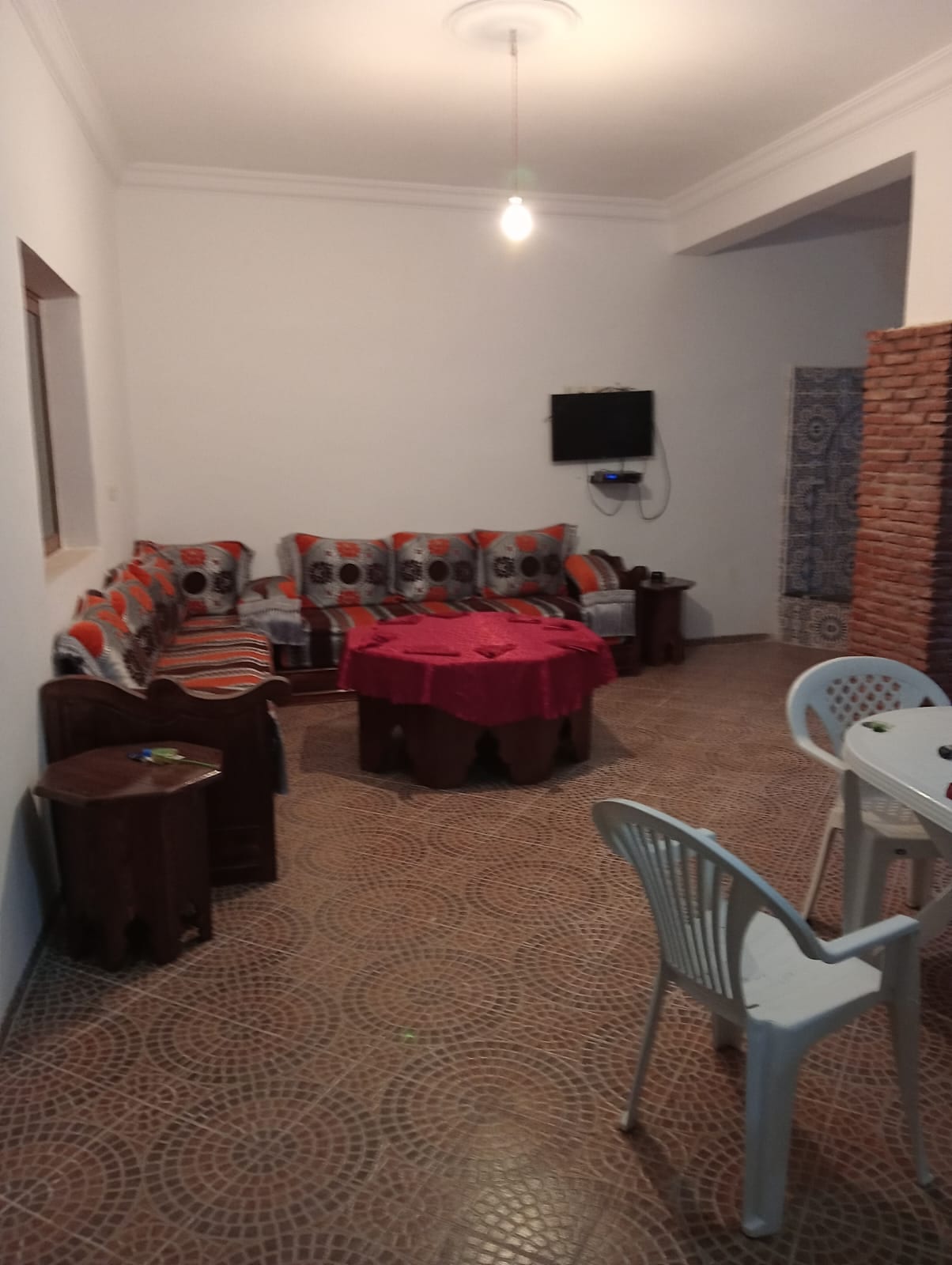 À VENDRE – MAISON DE 157 m² SUR 2 ÉTAGES AVEC TERRASSE À DEMNATE, photo 5 sur 5
