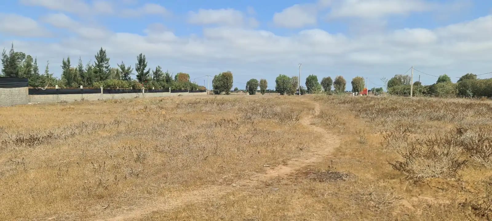 Terrain agricole de 300 m², photo 1 sur 3