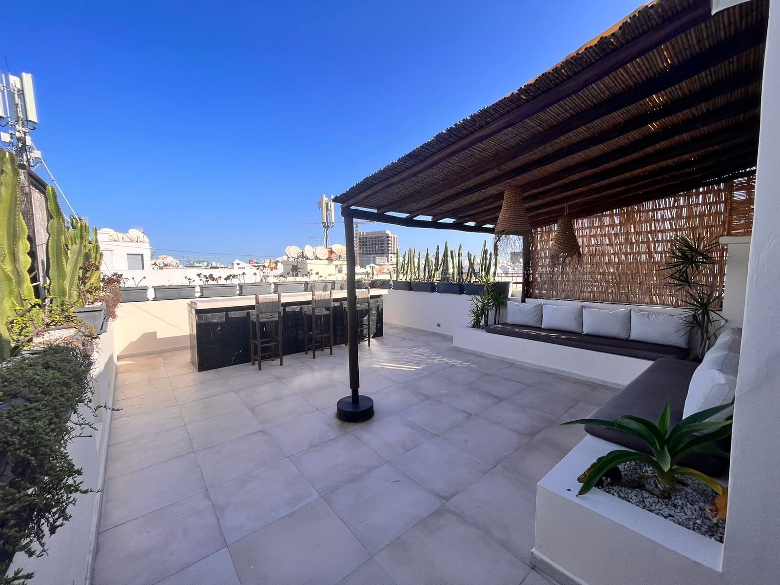Location appart quartier Racine  dernier étage av de 50 m2, photo 4 sur 7