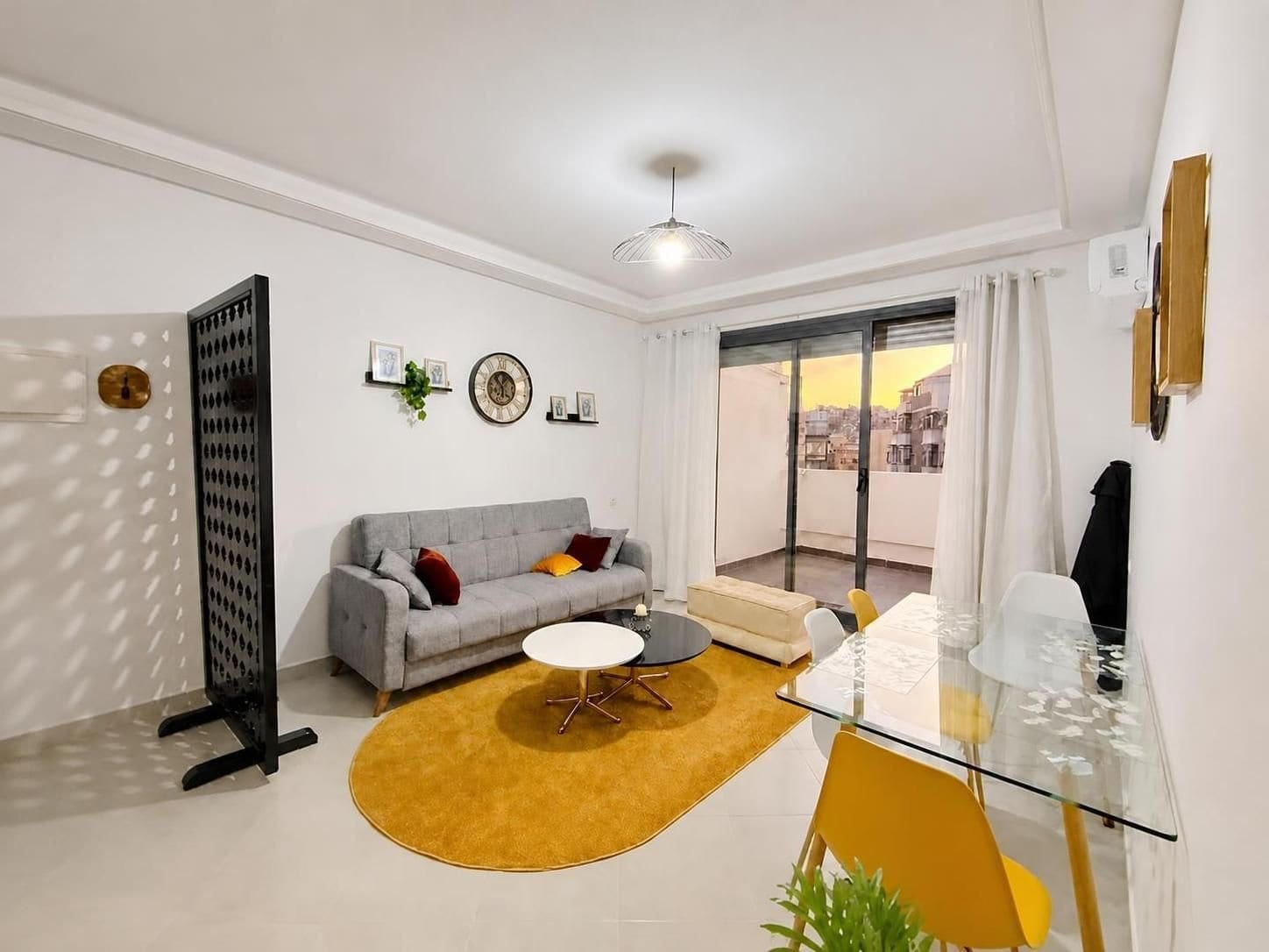 Appartement meublé 2 chambres avec terrasse, photo 1 sur 12