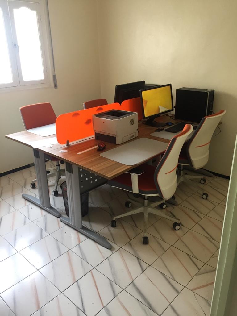 BUREAU ÉQUIPÉ À LOUER — TOUT COMPRIS, photo 2 sur 9