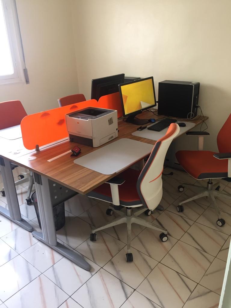 Bureau de 140 m², photo 1 sur 9