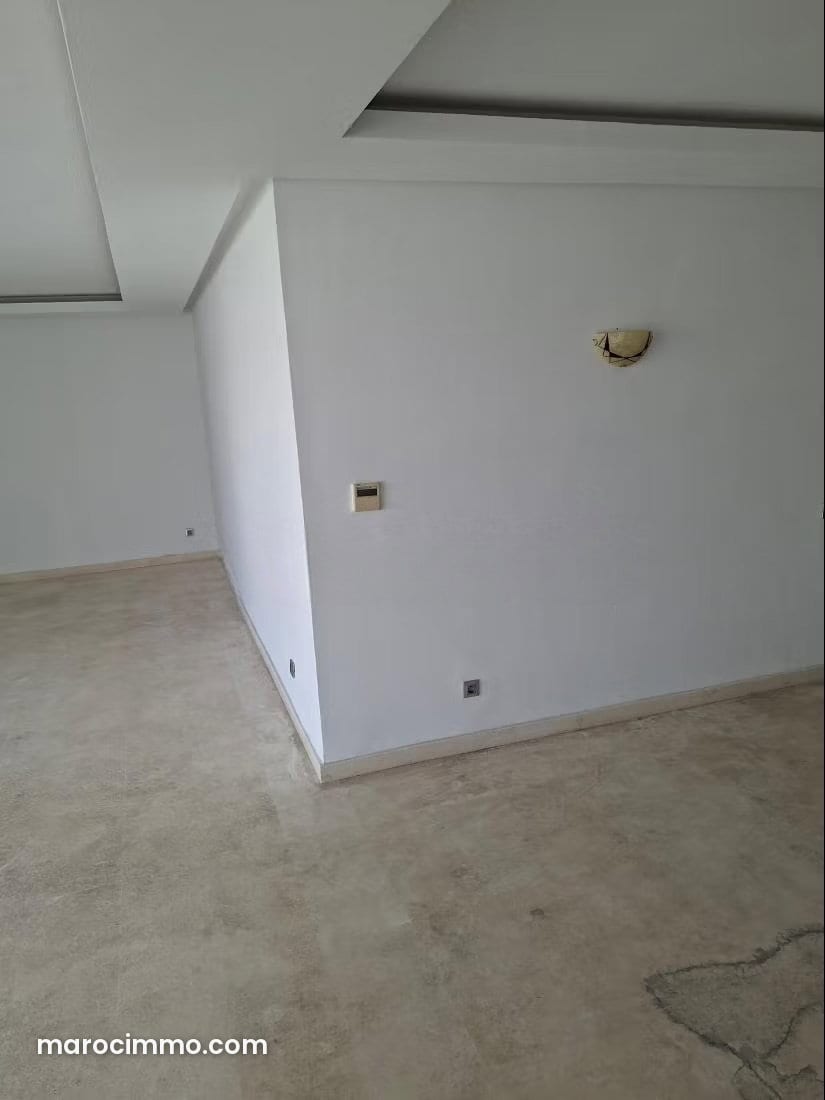 Grand appartement de 4 chambres avec 2 places au garage, photo 3 sur 30