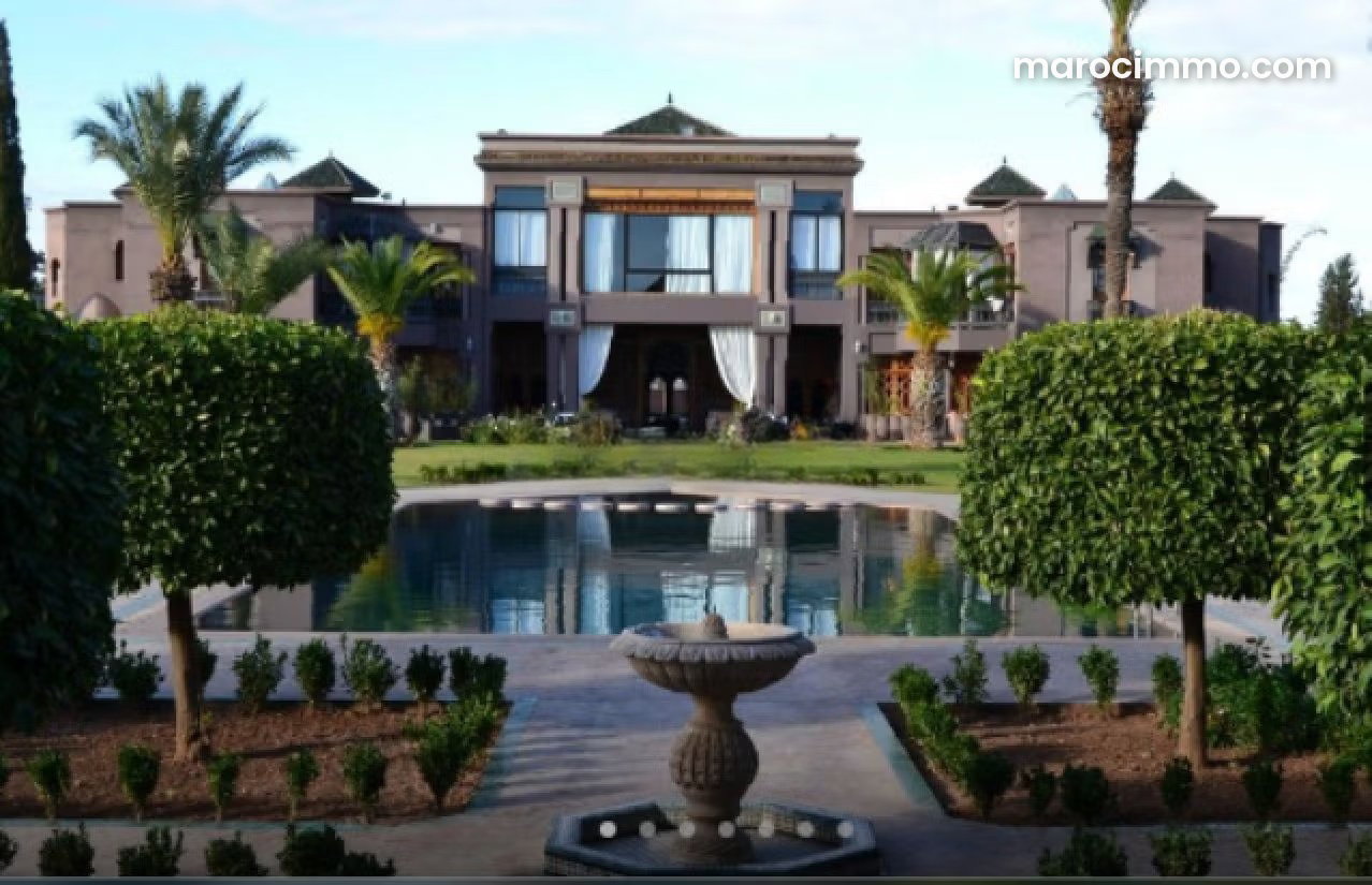 Local commercial de luxe 15 000 m², Route d'Ourika, Marrakech — Marrakech