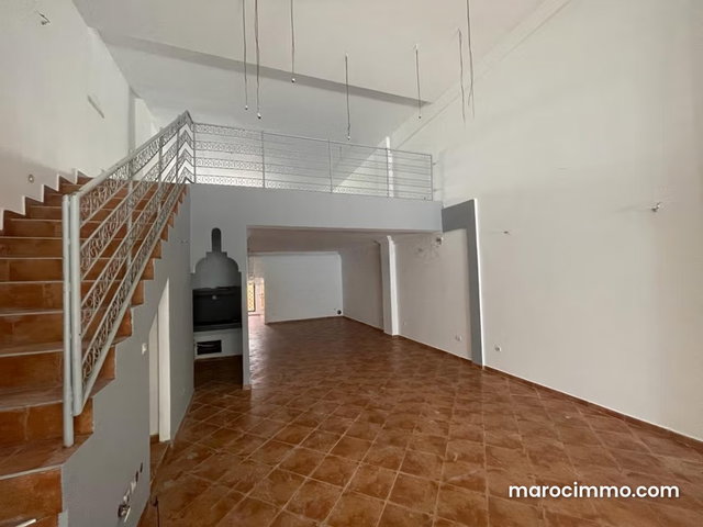 2 Locaux commerciaux a vendre en exclusivité — 4