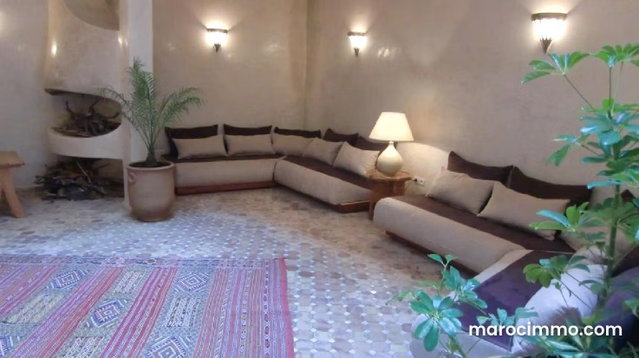 Joli Riad prés de la mèr — 3