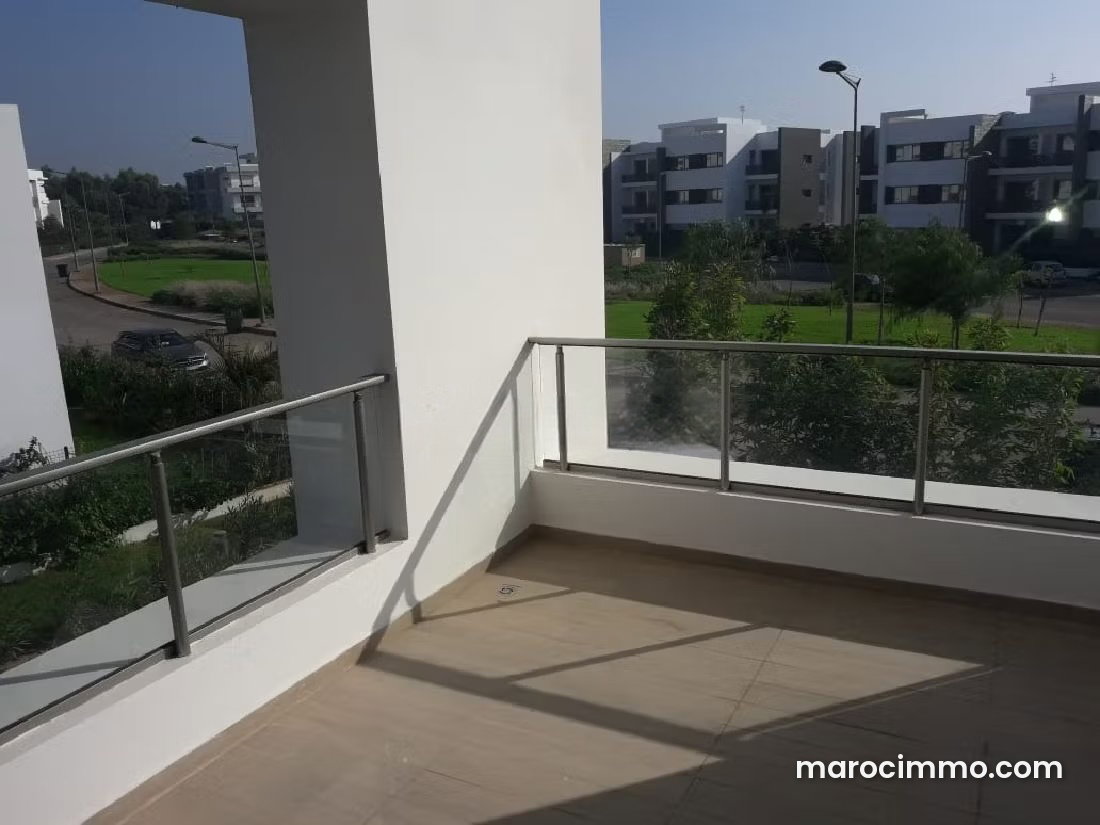 Appartement 140 m² avec terrasse et piscine à Bouskoura — Bouskoura