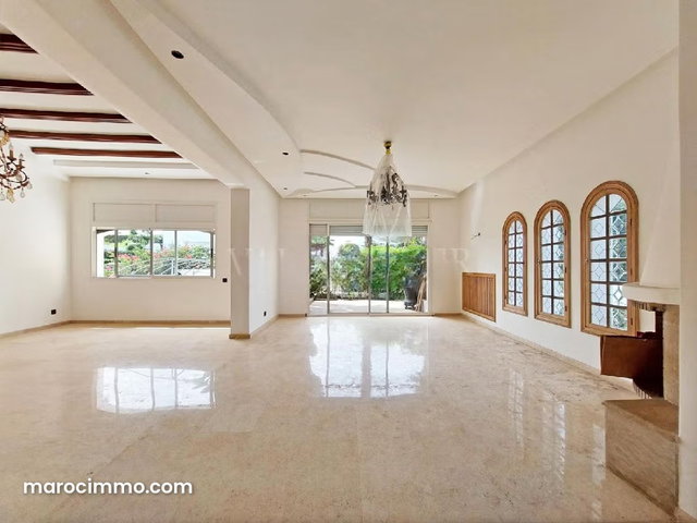Location très belle villa 4chambres avec piscine à Ain Diab, Casablanca — 3