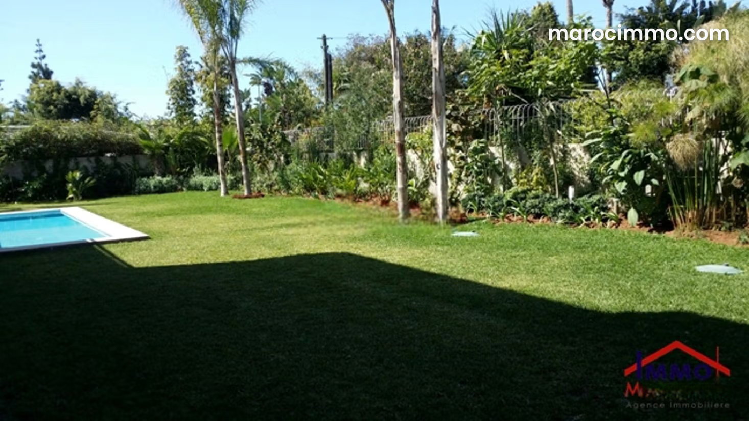 Villa à louer à Souissi, Rabat, jardin et piscine — Rabat