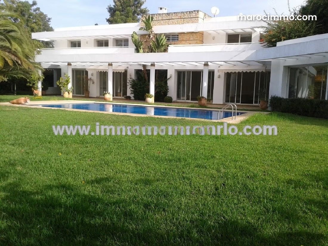 450 sqm villa with pool and 1,800 sqm garden, Souissi, Rabat — Rabat