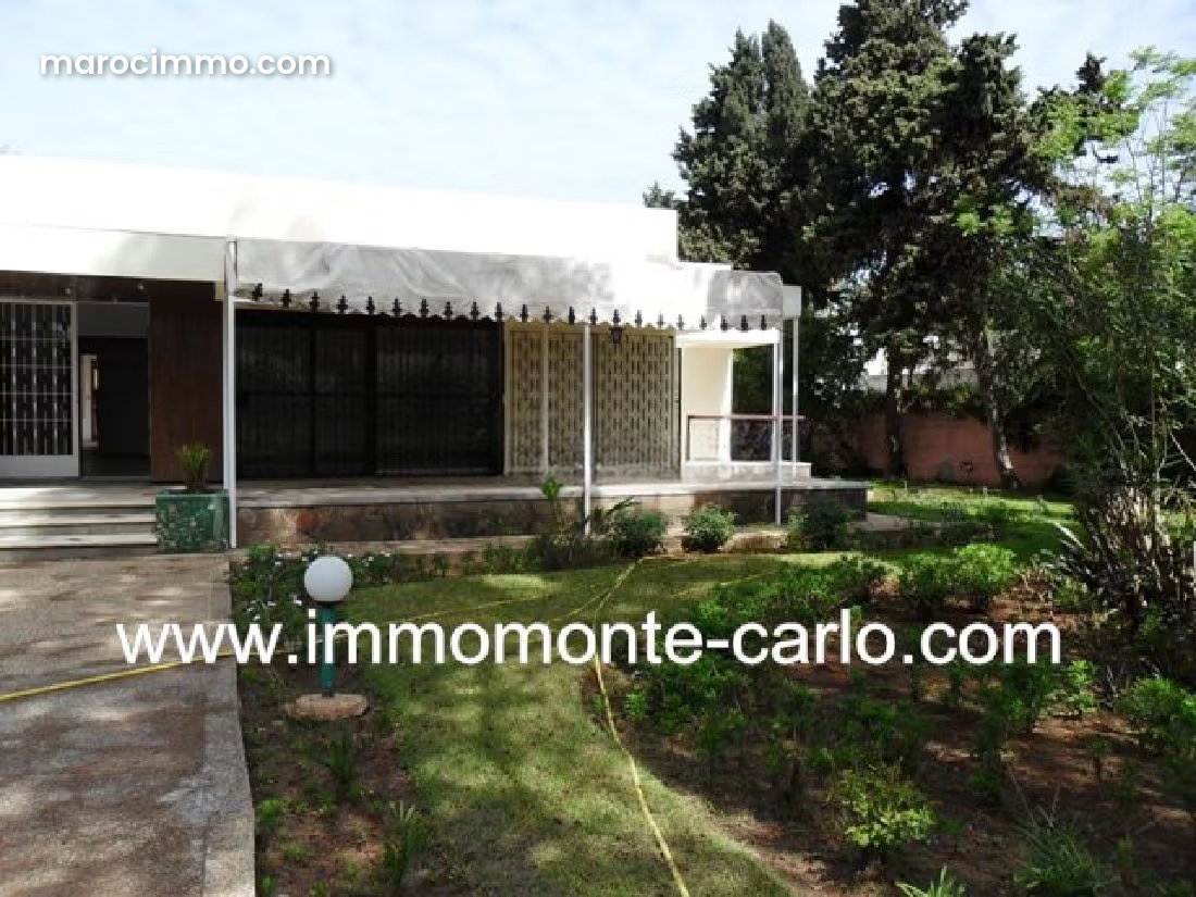 Distinguished villa for rent, Souissi, Rabat, mature landscaped 1,600 sqm garden — Rabat