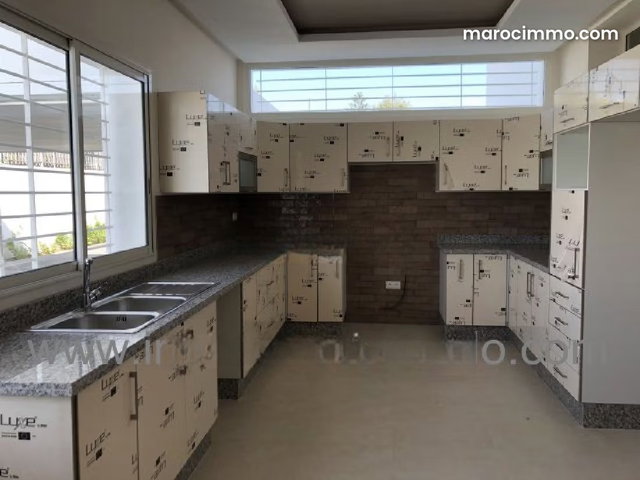 Luxury New Villa for Rent with Pool — 3