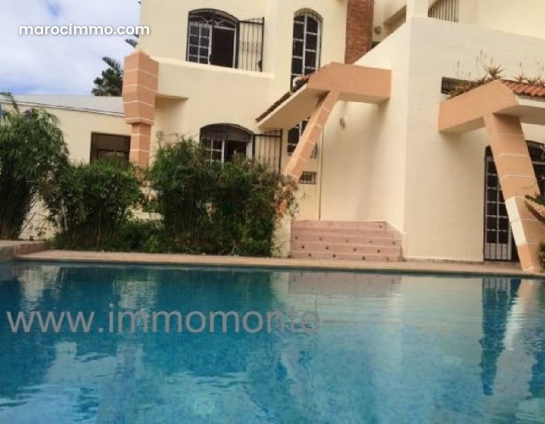 400 sqm villa with swimming pool and landscaped garden, Souissi, Rabat — Rabat