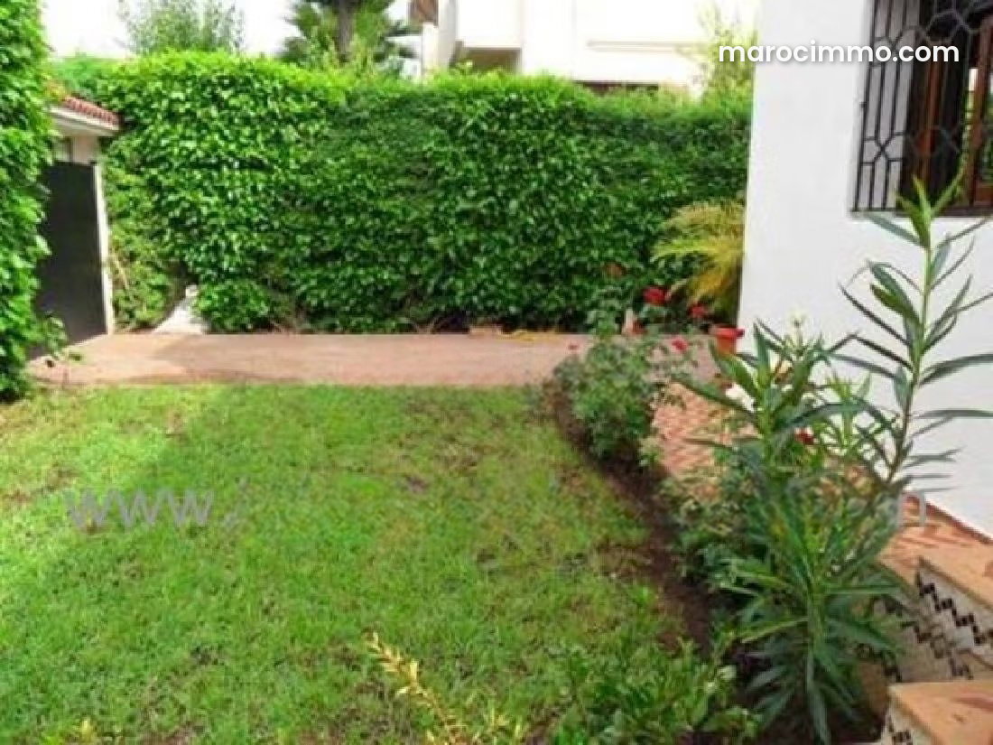 4-Bedroom Villa with Garden for Rent, Riyad, Rabat — Rabat