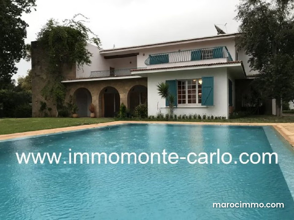 Superb villa with pool for rent in So neighborhood