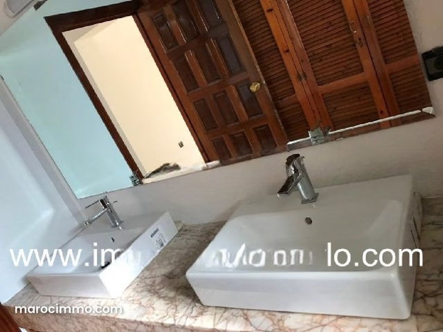 Très jolie villa d’architecte avec piscine à Souis — 3