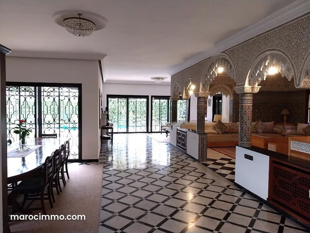 À louer une villa avec piscine et chauffage central — 4