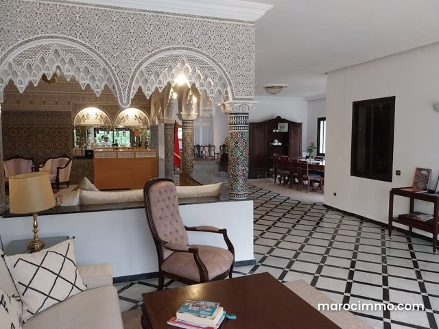 À louer une villa avec piscine et chauffage central — 5