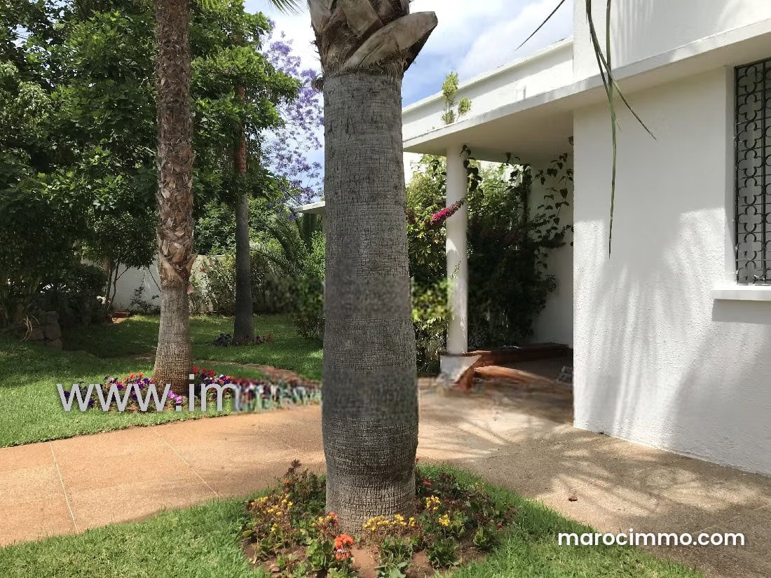 Villa 250 m² avec jardin à louer, Souissi Rabat — Rabat