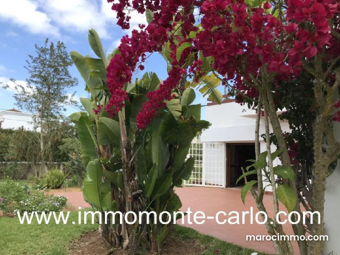 520 m² Villa with Garden and Fireplace, Souissi, Rabat — Rabat