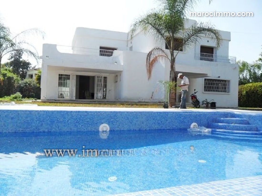 450 sqm Villa with Pool and Large Garden, Souissi, Rabat — Rabat