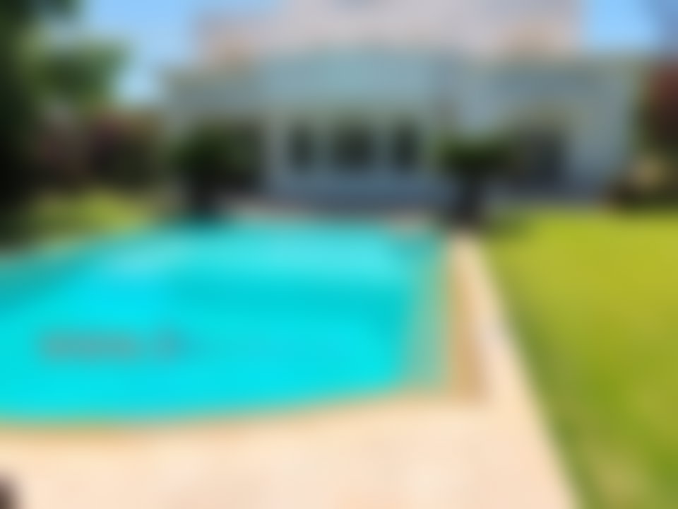 Villa de luxe 665 m², piscine et jardin, Souissi Rabat