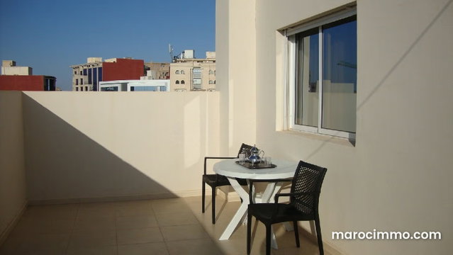 Superbe petit appartement meublé en plein centre ville — 3