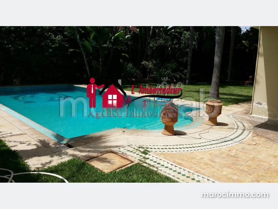 Villa 675 m² avec piscine, Longchamps, Casablanca — Casablanca