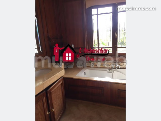 Villa 675m² Moderne à Longchamps — 4