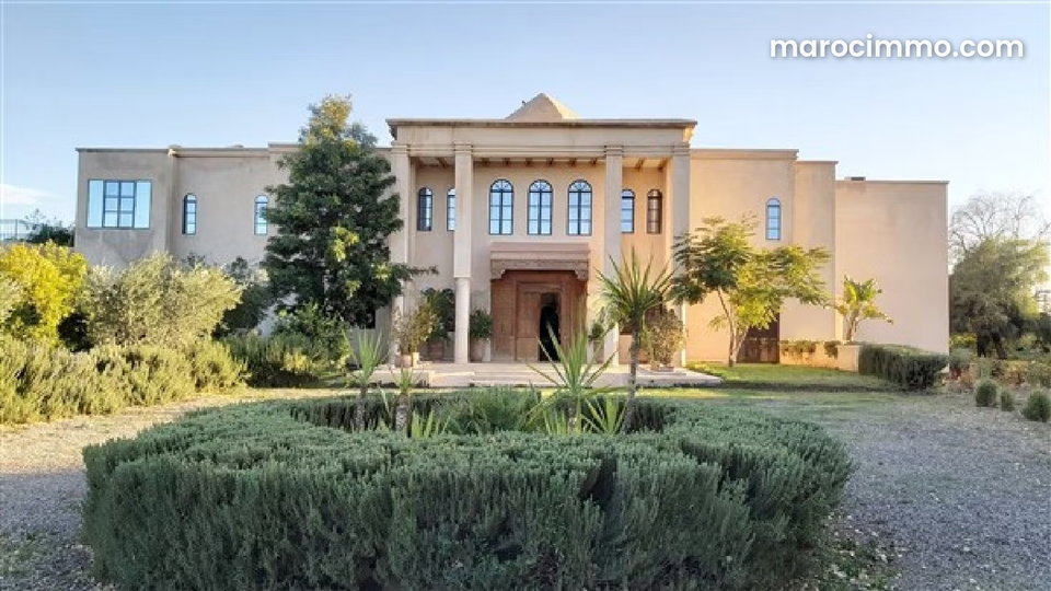 2.5 HA/ conçu PALAIS hotes/ COUP de FUSIL