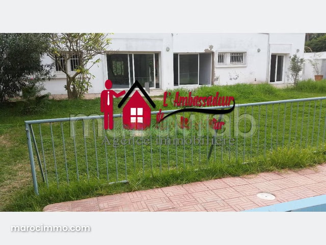 Villa de 1025m² en pleine ANFA SUPERIEURE — 2
