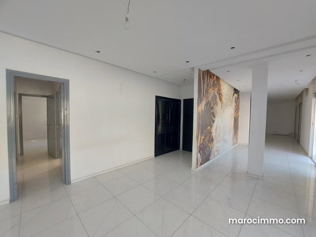 Appartement à louer avec Terrasse Maani Mers Sultan 4 Chambres 2 Sdb — 2