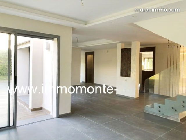 Location villa neuve haut standing à Souissi — Rabat