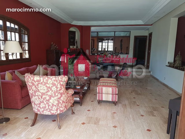 Villa de 890 m2 à ANFA BONNE AFFAIRE — 2
