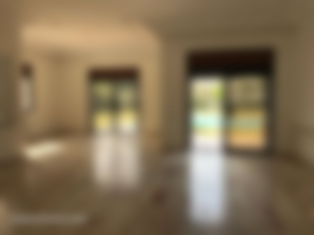 Villa to renovate in Souissi, Rabat: 400 sqm with swimming pool and garden