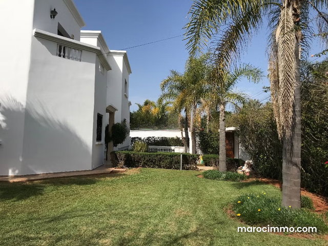Maison de luxe à vendre à Souissi. Superficie 400 m². Antenne parabolique et Porte blindée. — 5