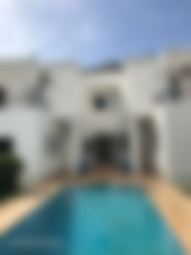 Villa à louer à Riyad, Rabat, jardin et piscine — Rabat